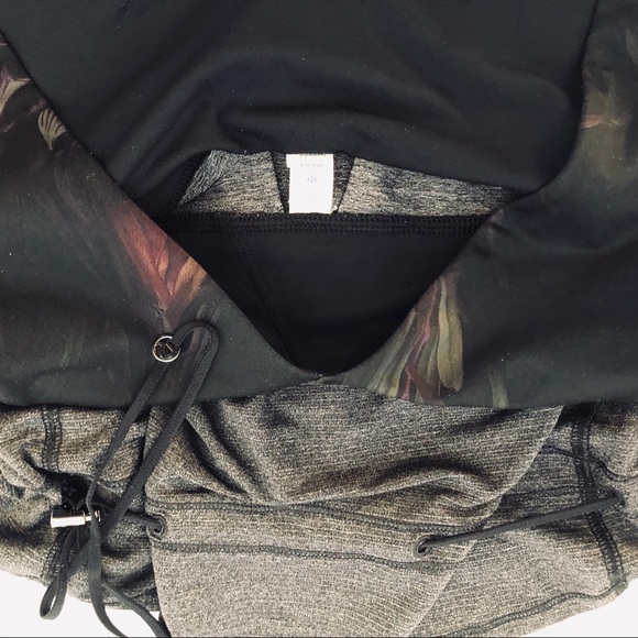 LULULEMON Athletics Sleeveless athletic top. - Picture 4 of 7